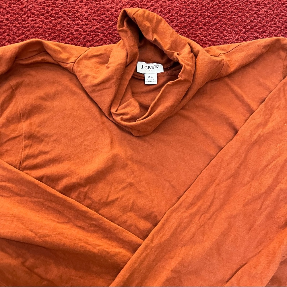 ♥️Host Pick♥️ J Crew orange turtleneck size xl